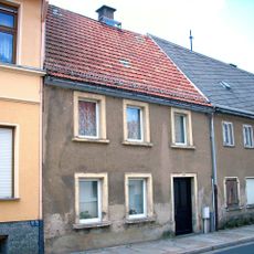 Wohnhaus in geschlossener Bebauung Großröhrsdorfer Straße 26