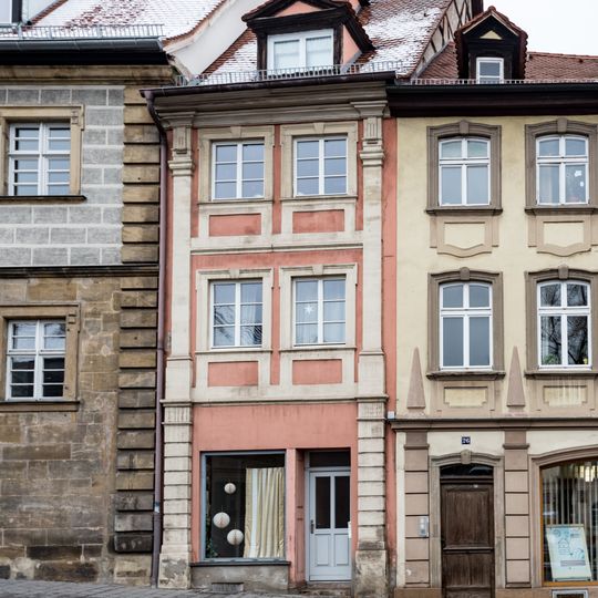 Wohn- und Geschäftshaus