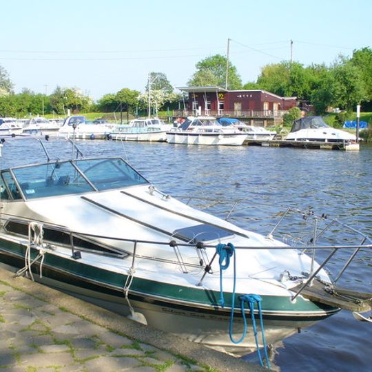 Sunbury Lock Ait