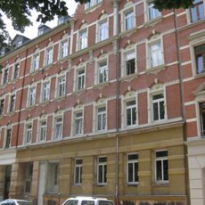 Mietshaus in geschlossener Bebauung Markusstraße 21