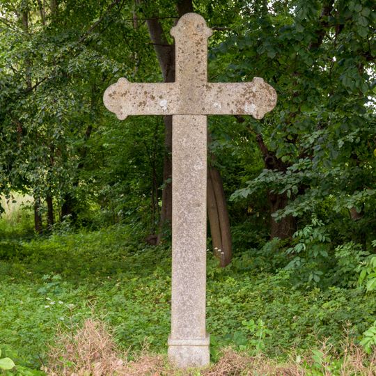 Kříž východně od Bradáčova