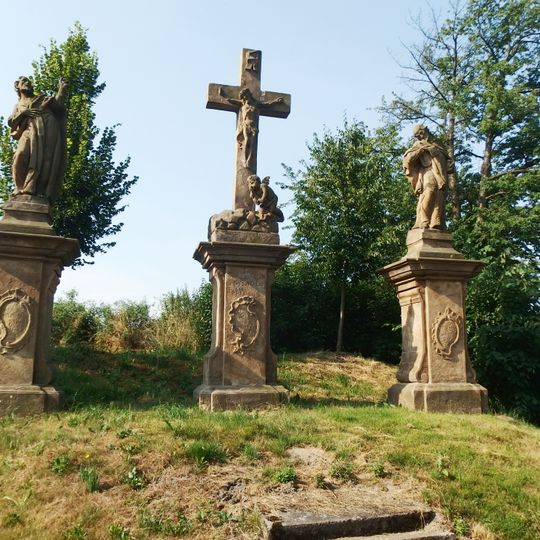Kříž v jižní části Předhradí