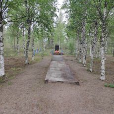 Братская могила трёх советских лётчиков, погибших в борьбе с фашистскими захватчиками (Волома)