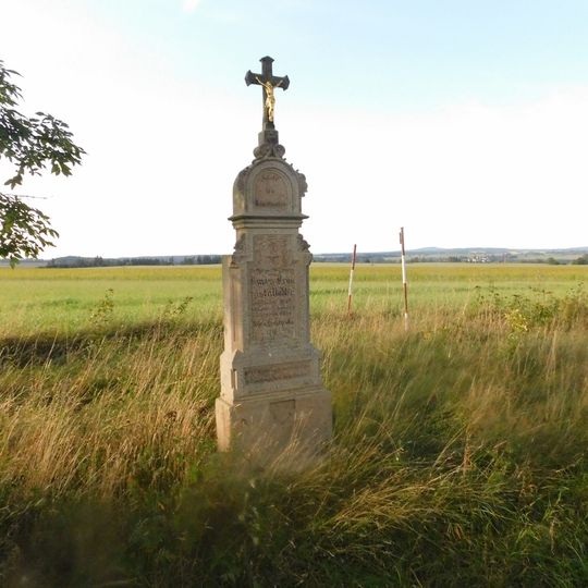 Kříž u silnice jižně od Otročína