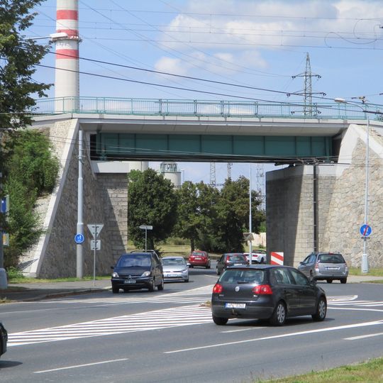 Železniční most přes jižní část Jateční ulice v Plzni