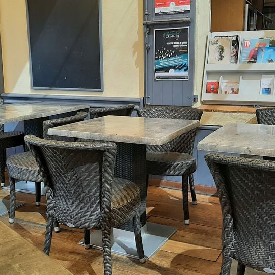 Café Le Clem's Restaurant