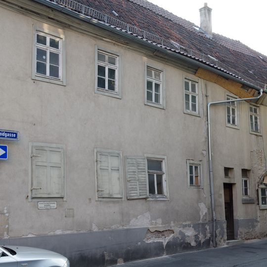 Wohn- und Geschäftshaus