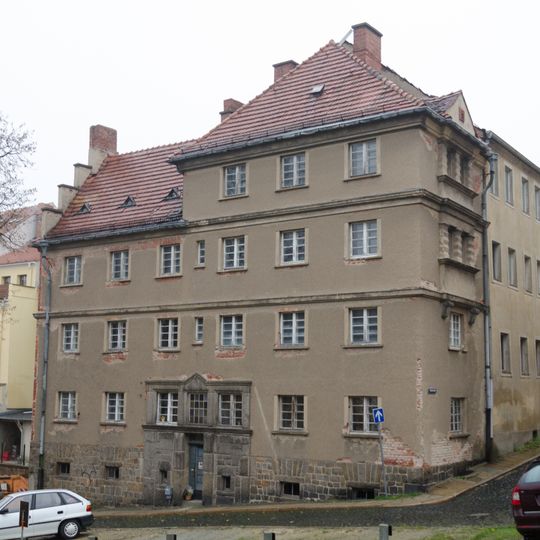 Wohnhaus in geschlossener Bebauung, Eckhaus Helle Gasse 15