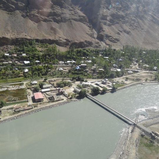 Puente entre Tayikistán y Afganistán en Tem-Demogan