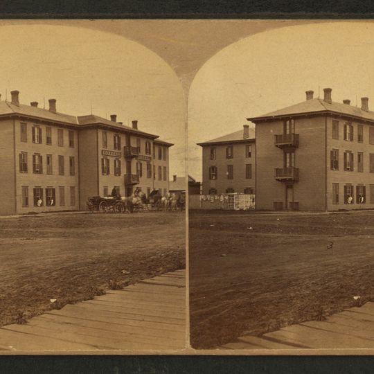 Cozzens House Hotel