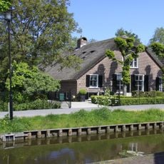 Boerderij, langhuis met riet gedekt