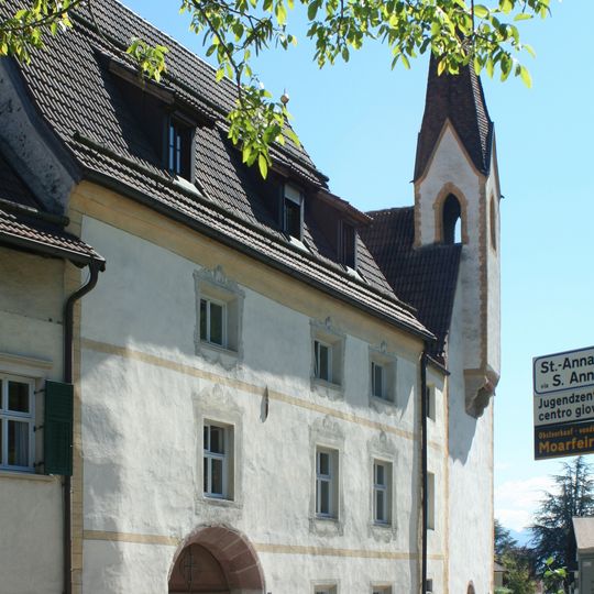 Alter Widum mit Annakapelle