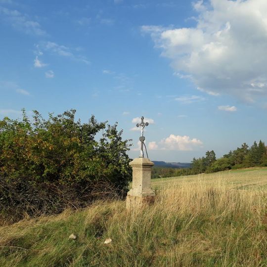 Kříž u polní cesty jižně od Vrážného