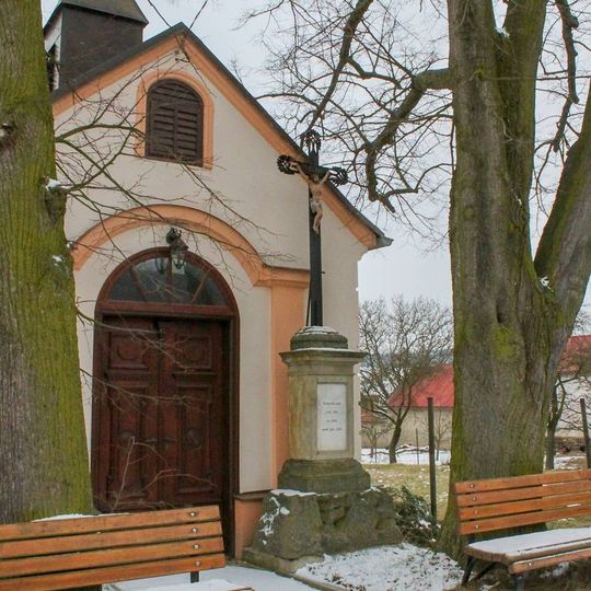 Kříž v Náměšti na Hané v části Nové Dvory u kaole