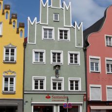 Wohn- und Geschäftshaus