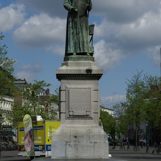 Statue of Johannes Petrus Minckelers