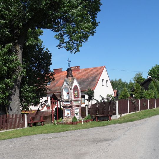 Kapliczka przydrożna, przy posesji nr 22