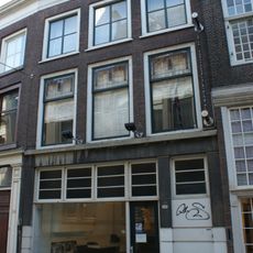 Pand met eenvoudige lijstgevel