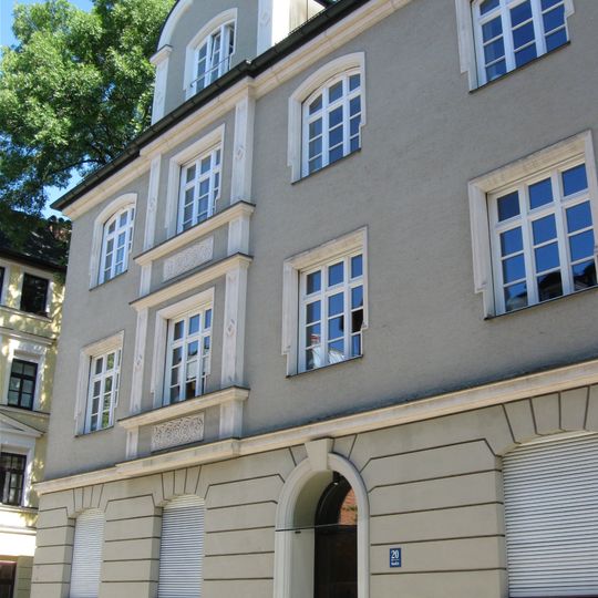 Mandlstraße 20
