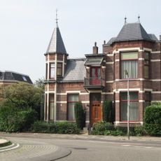 Villa in Overgangsstijl