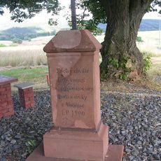 Kříž na východním okraji Černých Voděrad