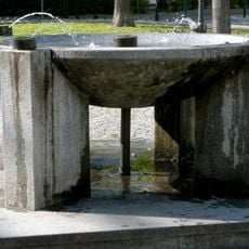 Brunnen am Burjanplatz, Vienna