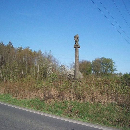 Socha na vysokém sloupu u Losiné