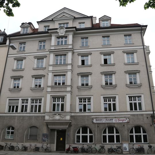 Mietshaus mit Gastwirtschaft