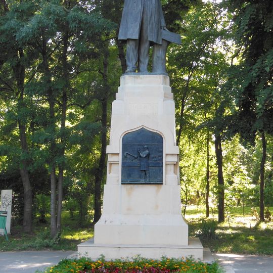 Statuia doctorului Constantin I. Istrati