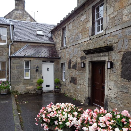 Falkland, High Street, Embo