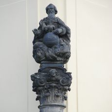 Sloup se sochou Boha Otce