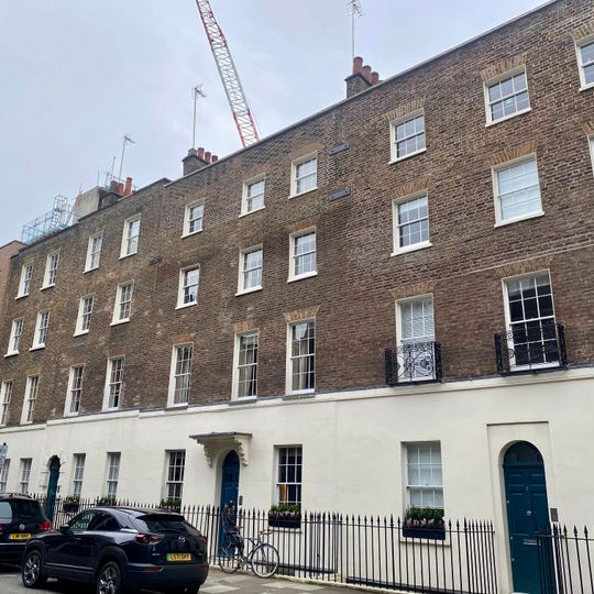 7-11, Robert Adam Street