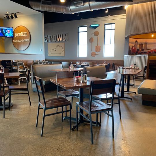 Boombozz Craft Pizza & Taphouse
