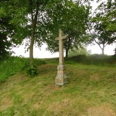 Kříž u cesty jižně od Tuklek