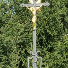 Kříž v Kravařích u Bobřího potoka