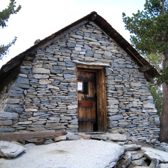 Peak Shelter Cabin