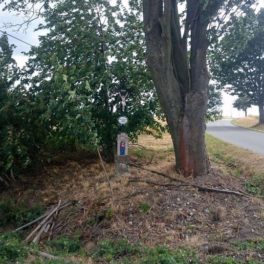 Kříž jižně od Vosné