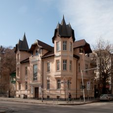 Жилищна сграда на Иван Парушев