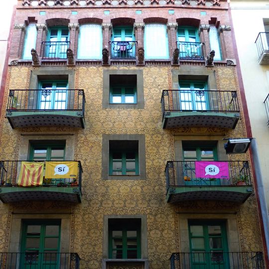 Casa Carles de Llança i de Carballo
