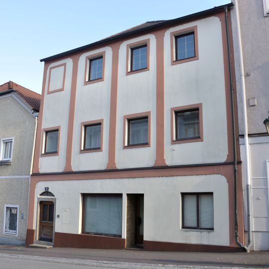 Wohnhaus, ehem. Freihaus Kirchperger