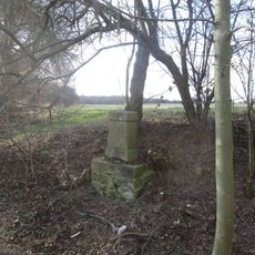 Kříž na rozcestí severně od Zhoře