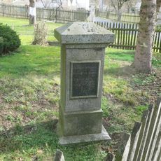 Kříž v zahradě domu 159 v Království (2)