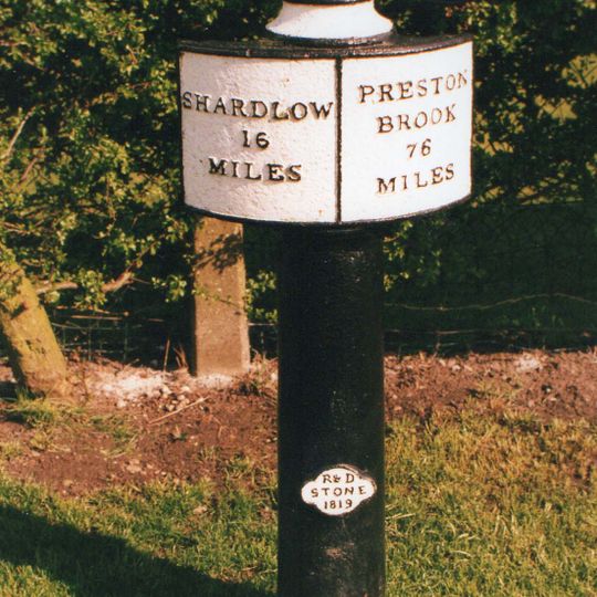 Trent And Mersey Canal Milepost Off Shobnall Street At Sk 2363 2385
