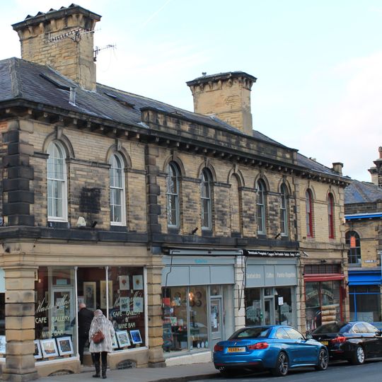 1, Lower School Street