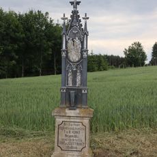 Kříž u křižovatky u Budkova