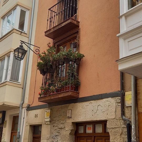 Casa Cuchillería 86