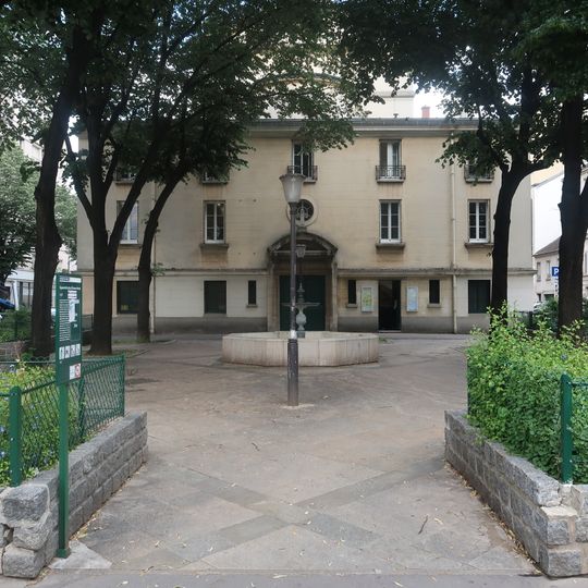 Square de la place Étienne-Pernet