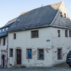 Wohnhaus in halboffener Bebauung und Ecklage Quergasse 9