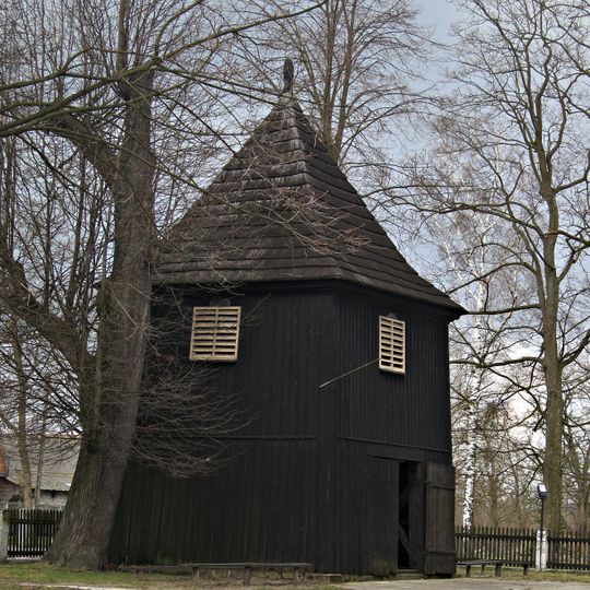 Dzwonnica w Niedośpieliniu