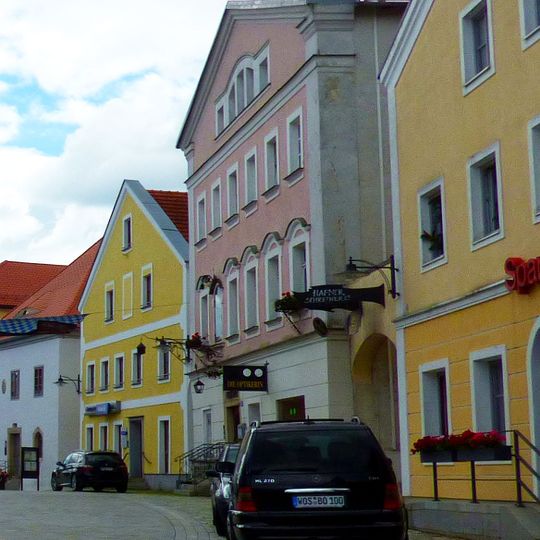 Wohn- und Geschäftshaus